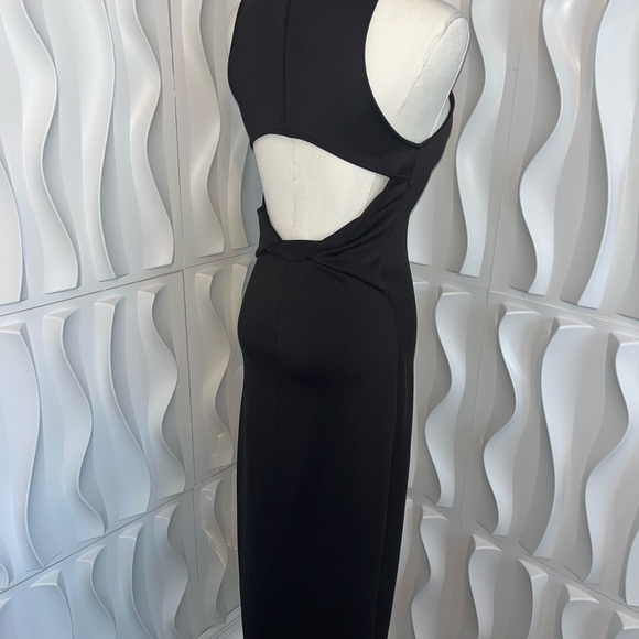 Zara Dresses & Skirts - Zara Bodycon Black Sleeveless Dress